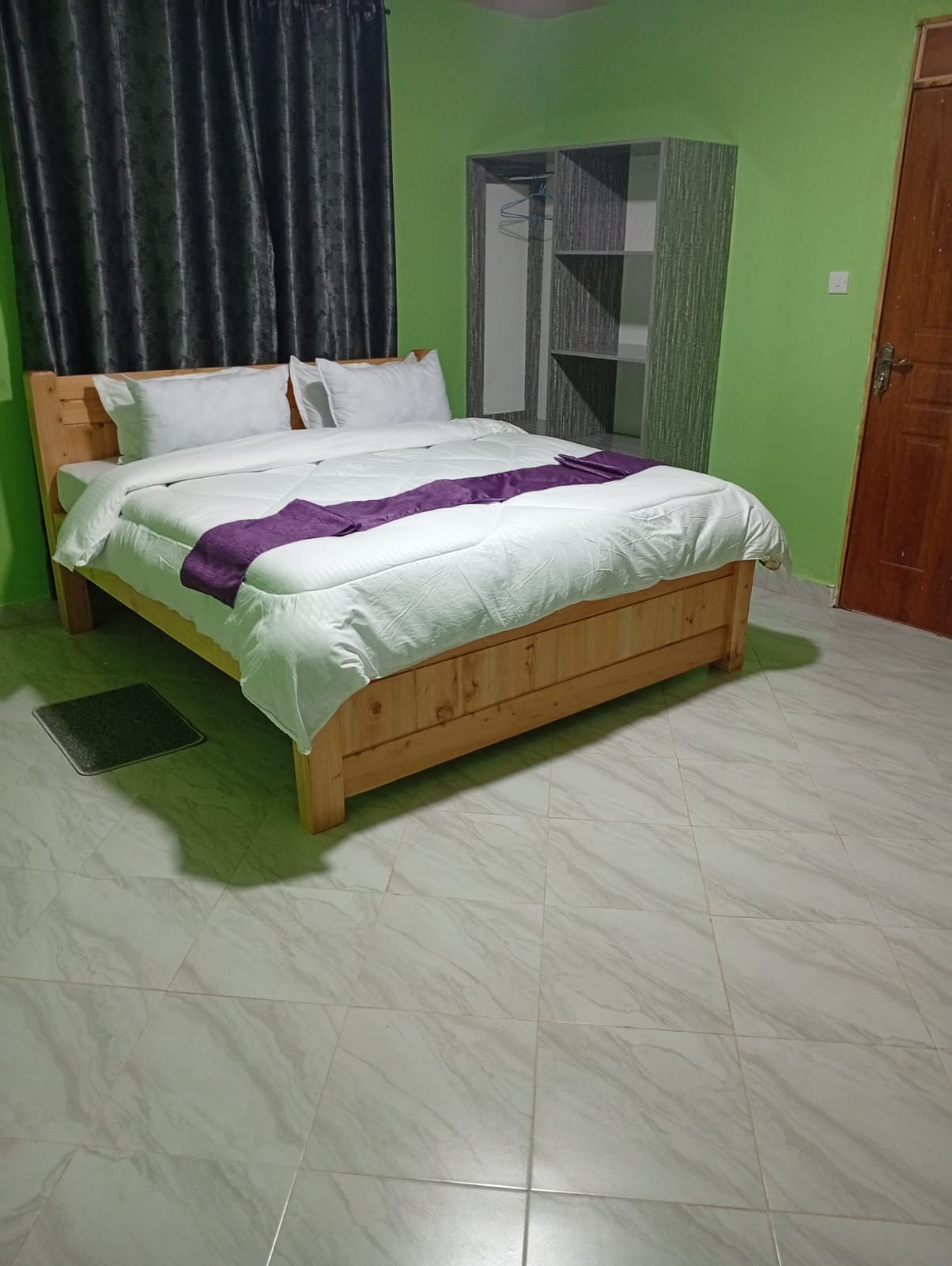 Rooms at Rozina Gardens