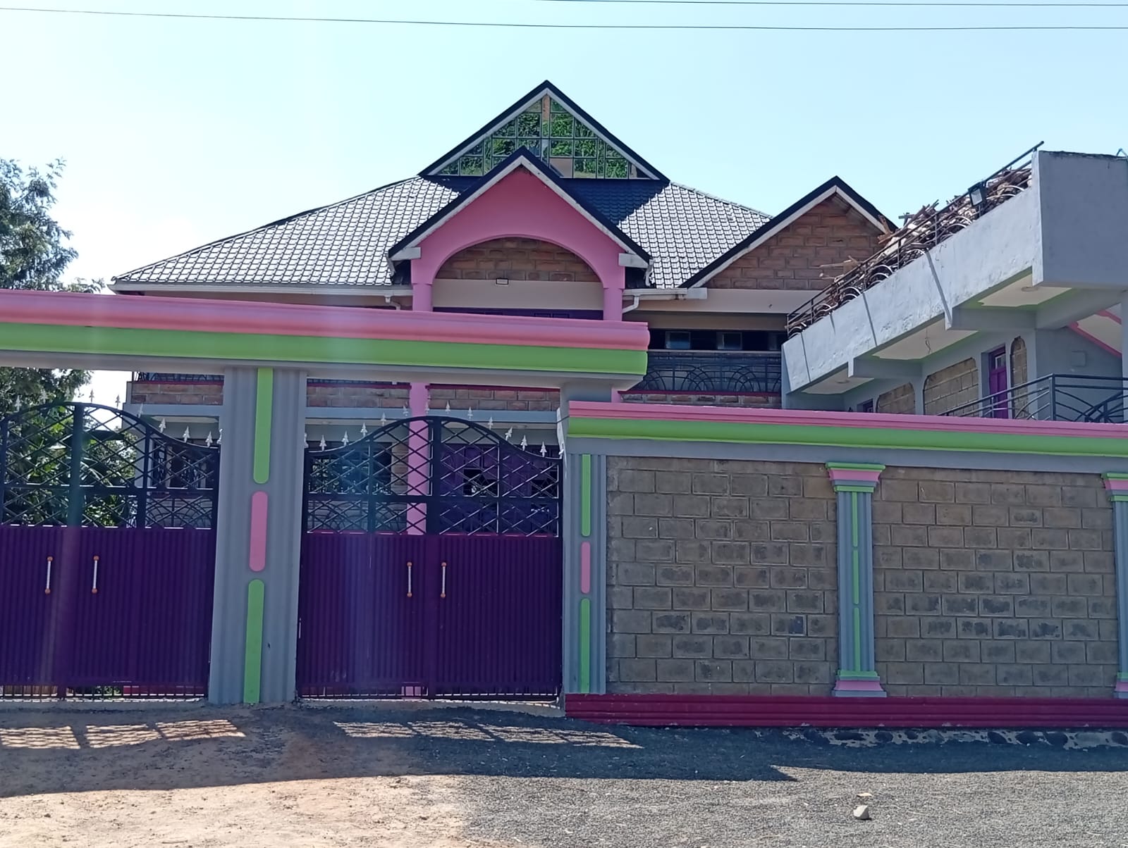 Rozina Gardens Exterior